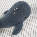 Walking mum - nico the whale comforter blue white 25 cm 