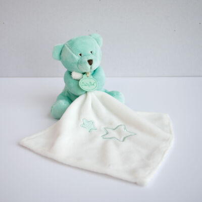  - les bonbons - peluche ours avec vert blanc étoile 15 cm 