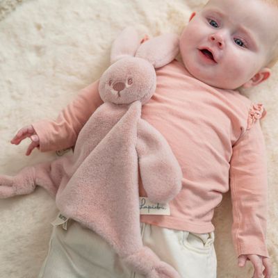  - lapidou - plat lapin triangle rose 22 cm 